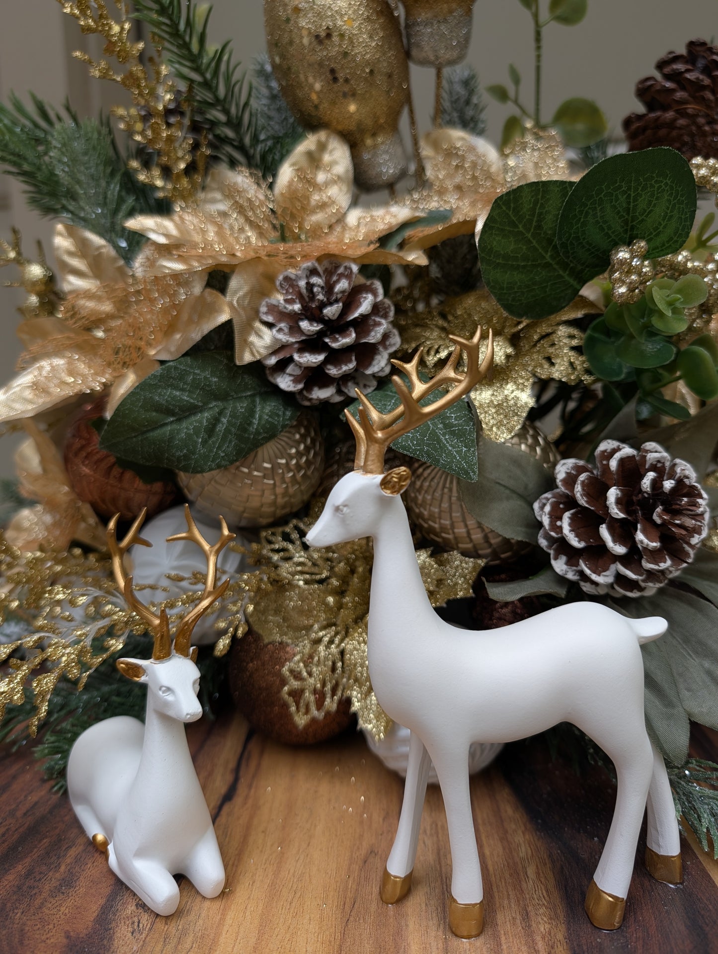 Reindeer Gold Wood Base Centerpiece