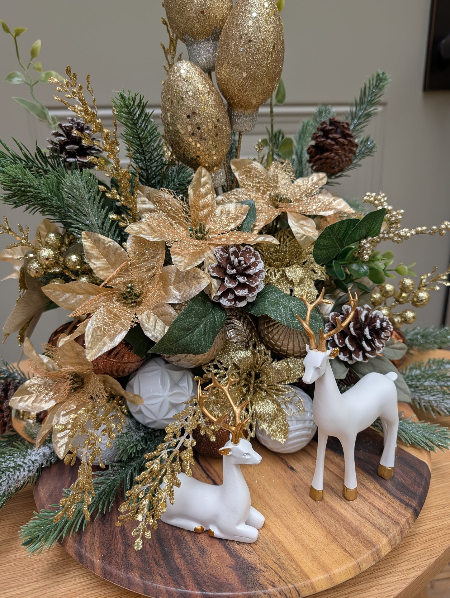 Reindeer Gold Wood Base Centerpiece