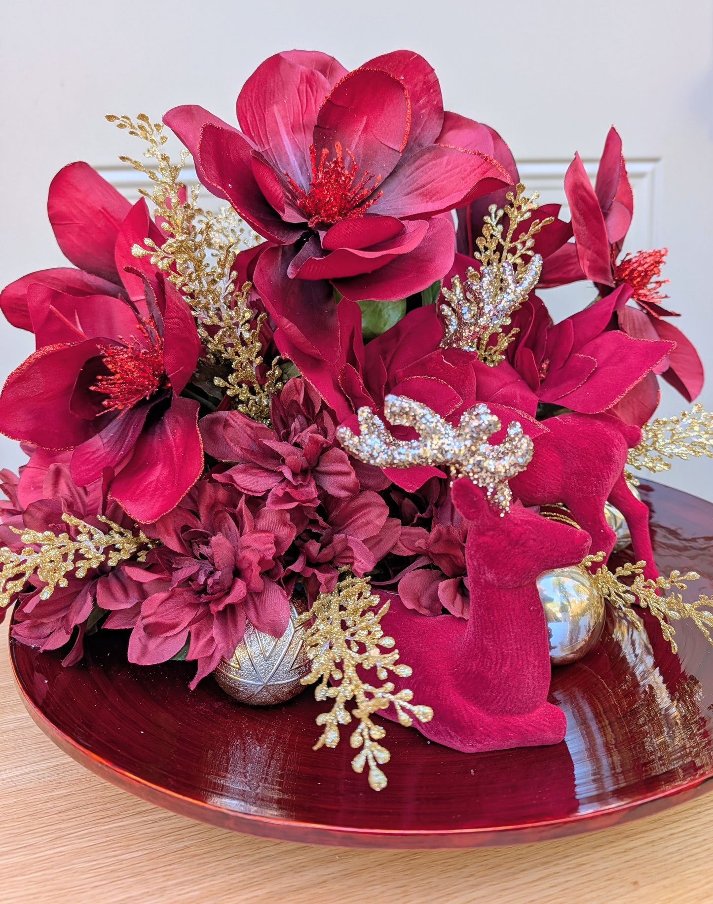 Velvet Noel Centerpiece