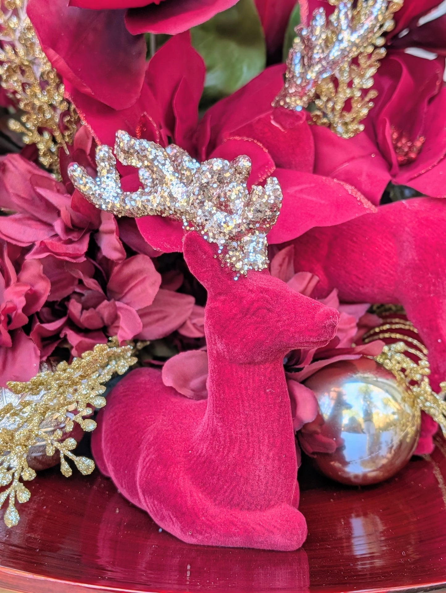 Velvet Noel Centerpiece