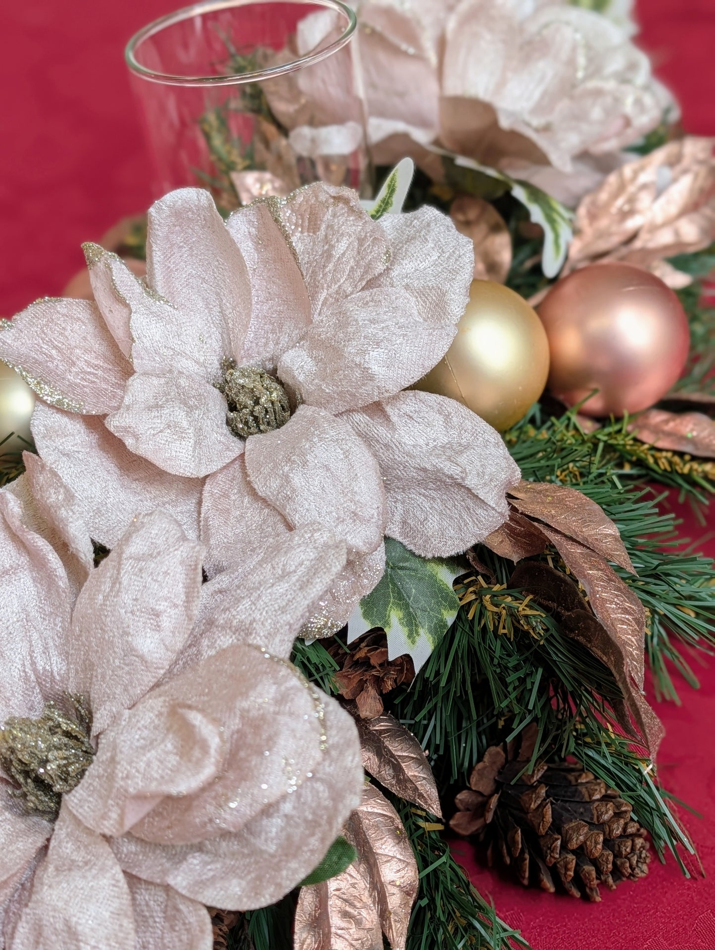 Magnolia Garland Centerpiece