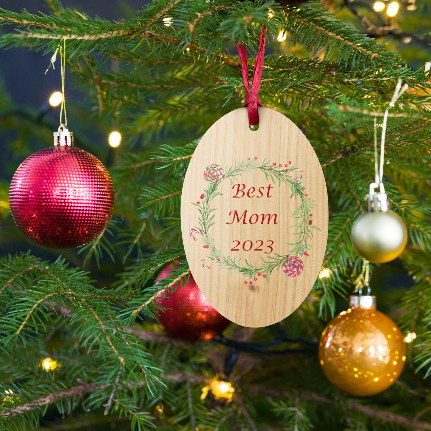 Best Mom Christmas Ornament/Personalized Wood Ornament/Mom Birthday Present/Mom Customized Christmas Gift/Trending Now/Personal